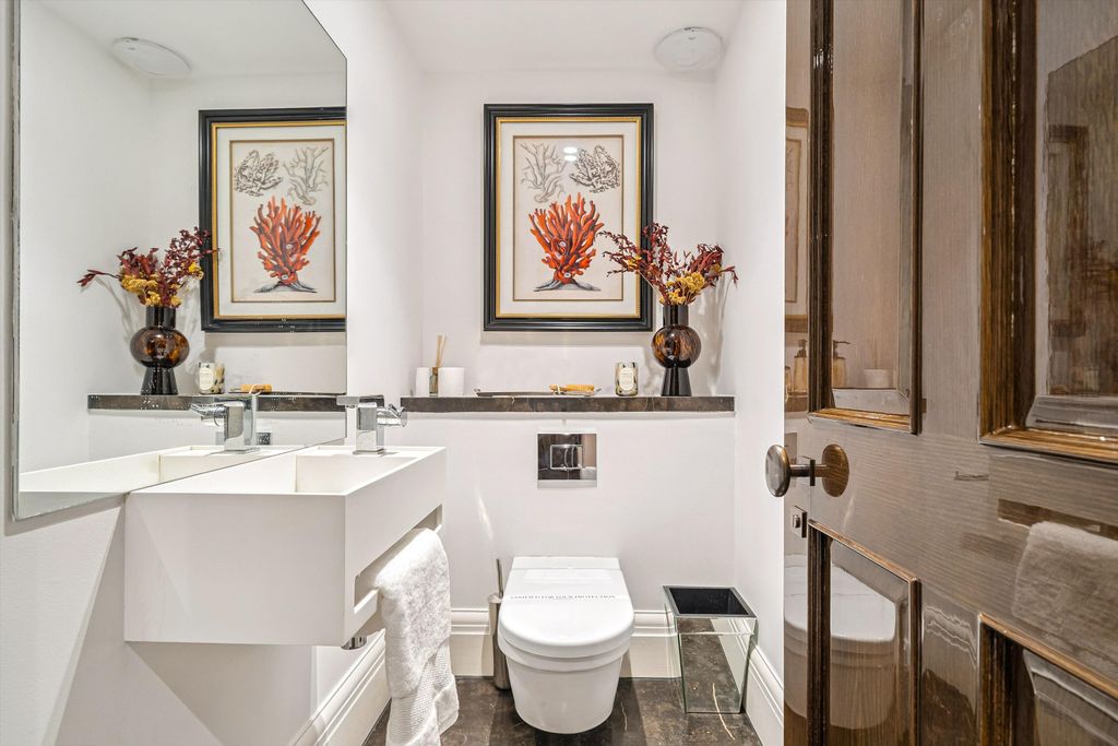 Additional image 27 of 8 bed terraced house to rentCheyne Walk & Cheyne Mews, London SW3