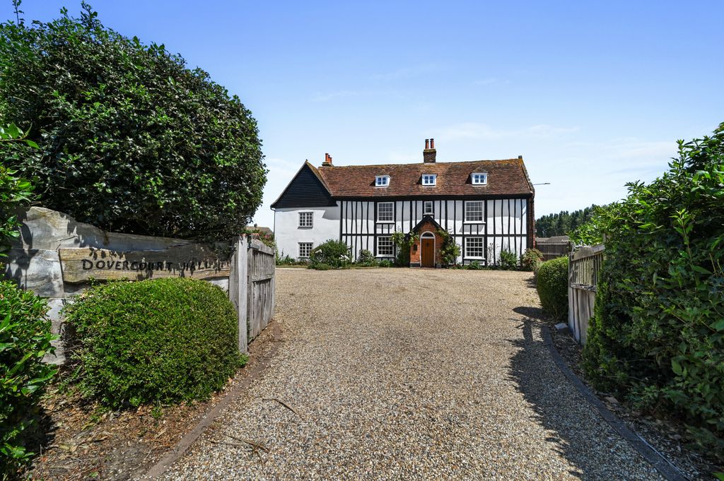 Property photo 1 of 55 Pt-Fc(Col)-Dovercourthall-40
