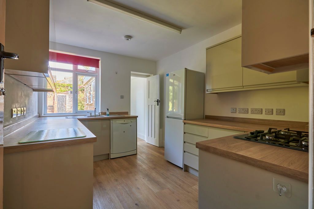 Property photo 3 of 15 Kitchen