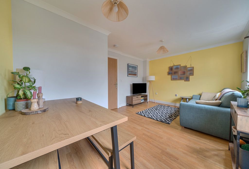 Property photo 2 of 16 Sitting/Dining Room