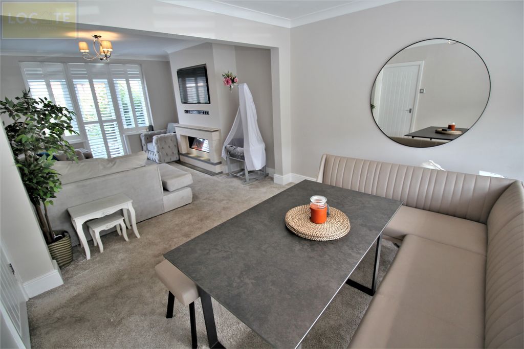 Property photo 2 of 17 Lounge Diner