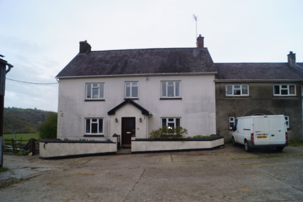 Property photo 2 of 39