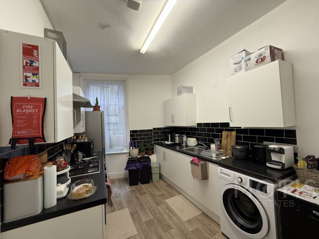 Additional image 7 of 4 bed flat for saleGrace Hill, Folkestone CT20