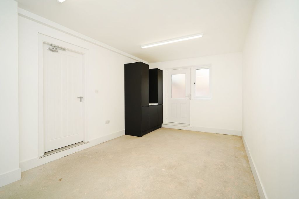 Property photo 3 of 12 Integral Garage