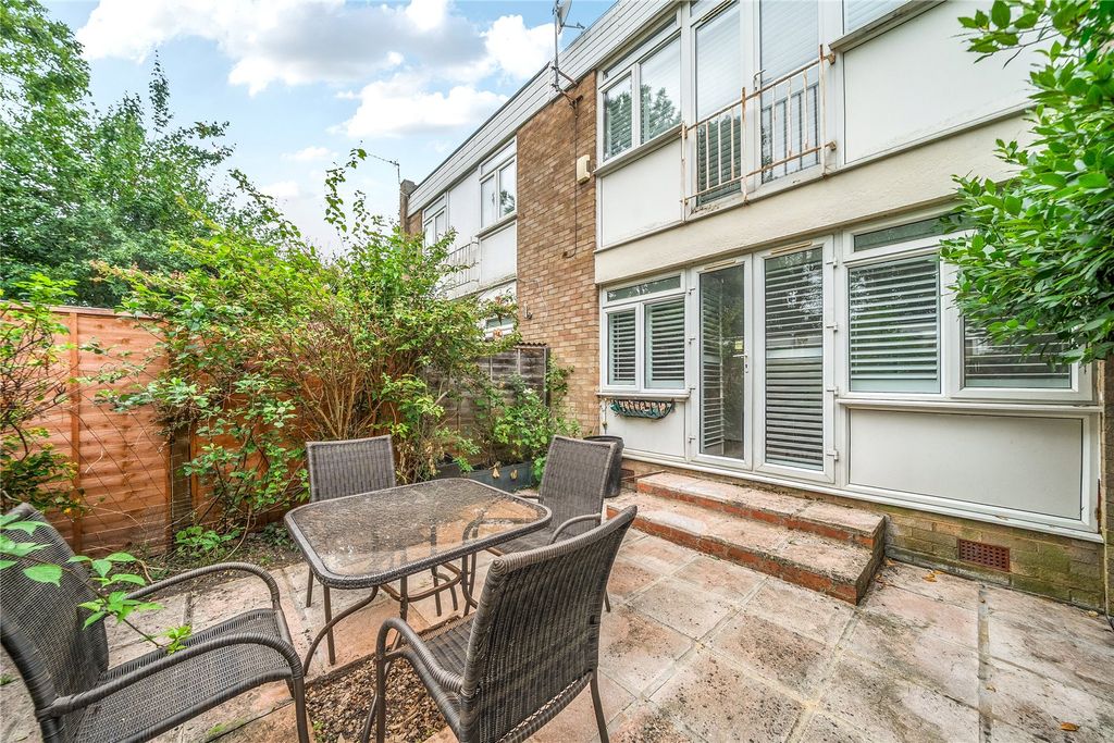 Property photo 2 of 16 Picture No. 11