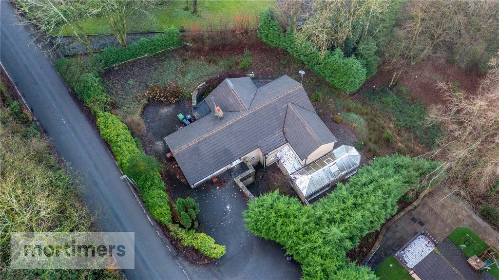 Property photo 3 of 8 External