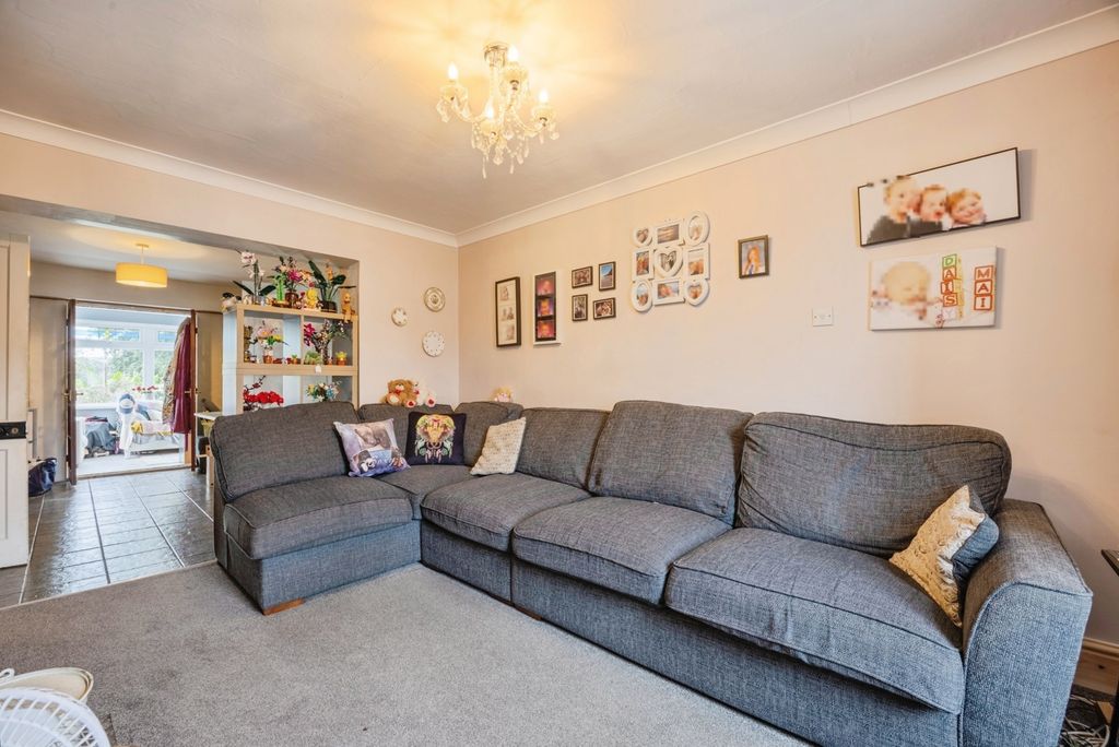 Property photo 3 of 27 Pbox-Img.Jpg