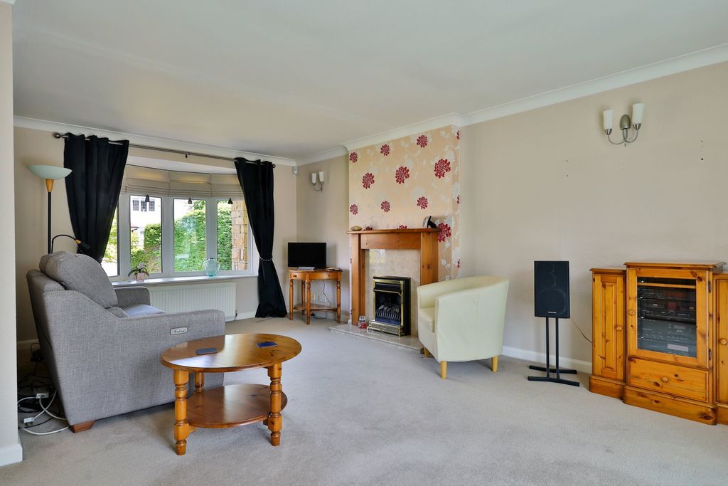 Property photo 3 of 25