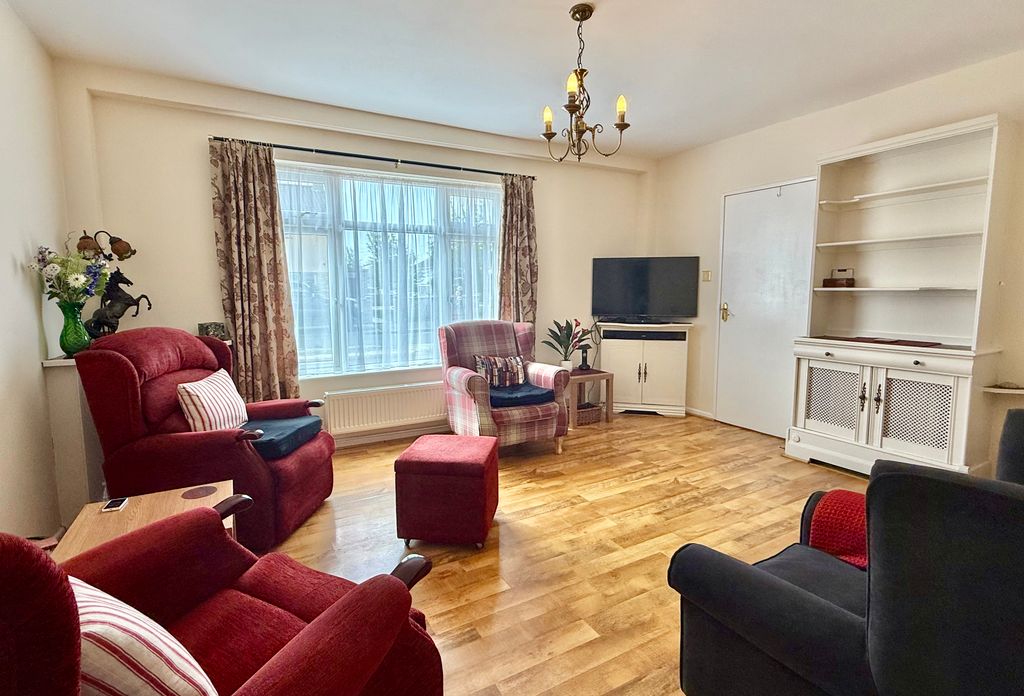 Property photo 2 of 17 Img_4638