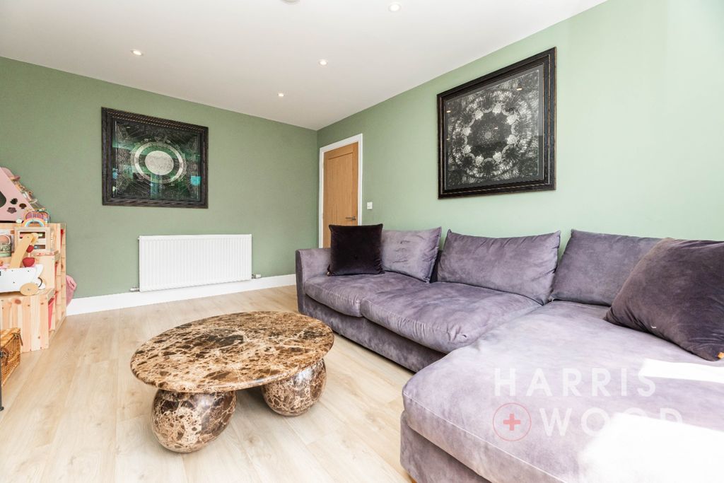 Property photo 3 of 22 4175567