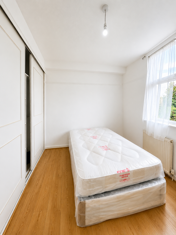 Property photo 1 of 4