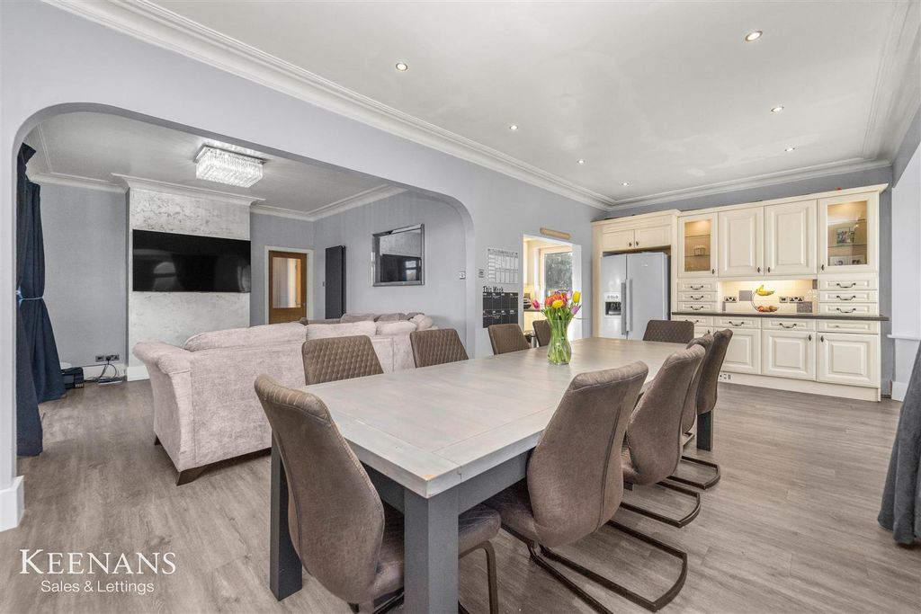 Property photo 3 of 54 4.Jpg