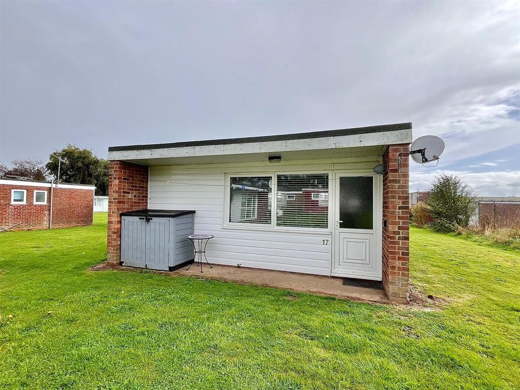 Property photo 1 of 7 Outside