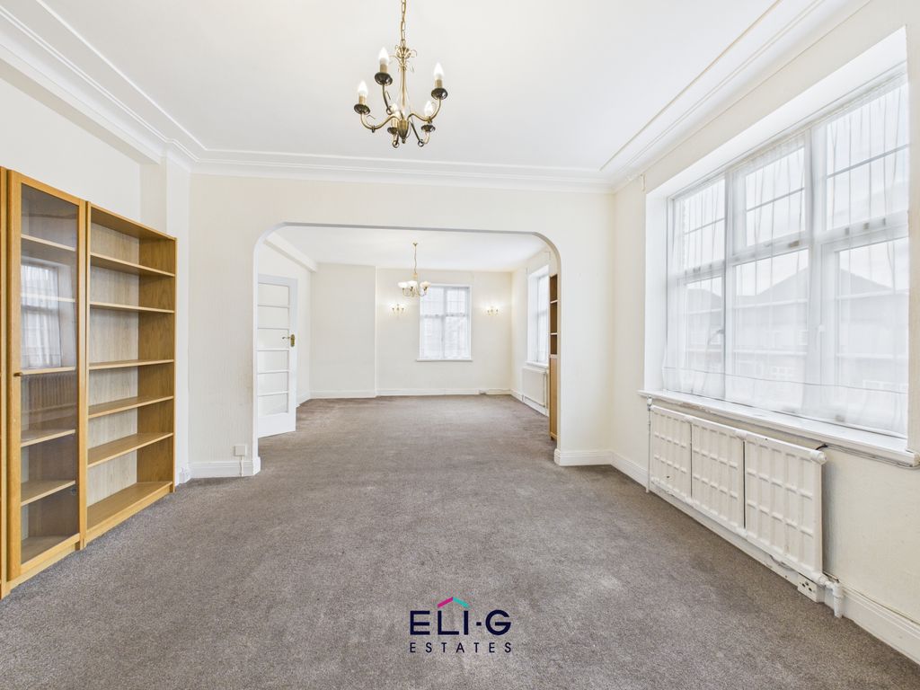 Property photo 3 of 12 Gallery