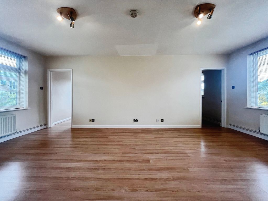 Property photo 2 of 11 Pbox-Img.Jpg