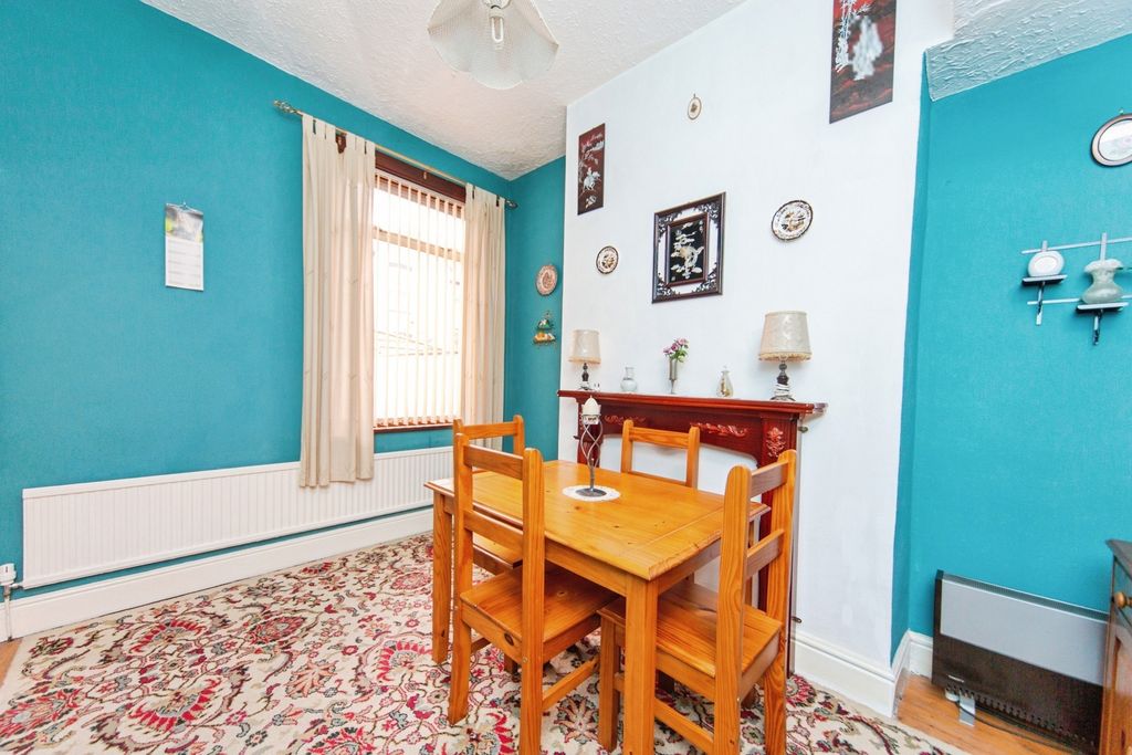 Property photo 3 of 16 Pbox-Img.Jpg