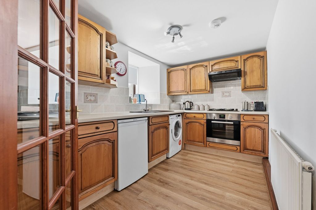 Property photo 3 of 20