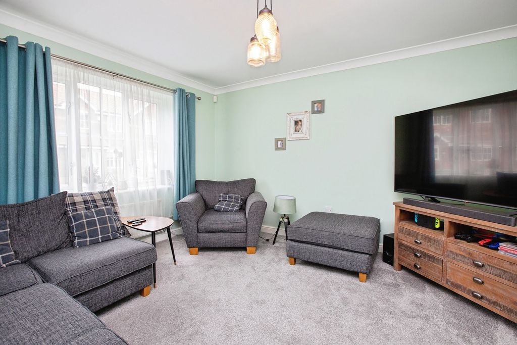 Property photo 2 of 16 Pbox-Img.Jpg