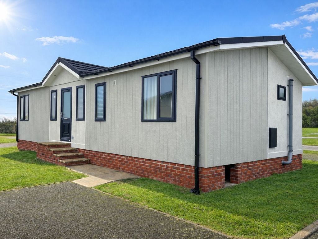 Property photo 1 of 19 External