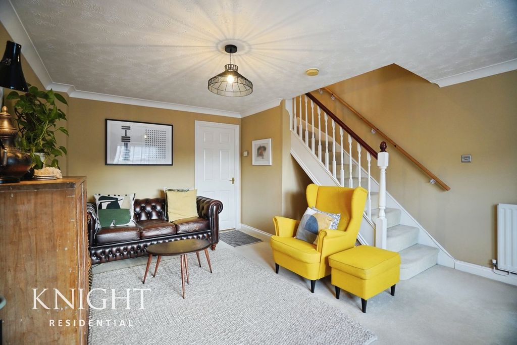 Property photo 2 of 25