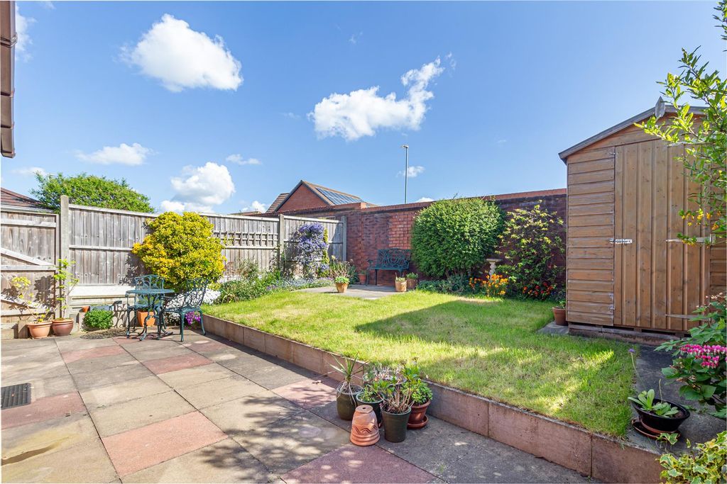 Property photo 2 of 12 Garden-1.Jpg