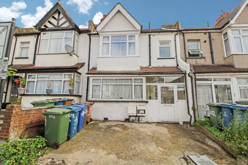 Property photo 1 of 11 One Bedroom First Floor Maisonette
