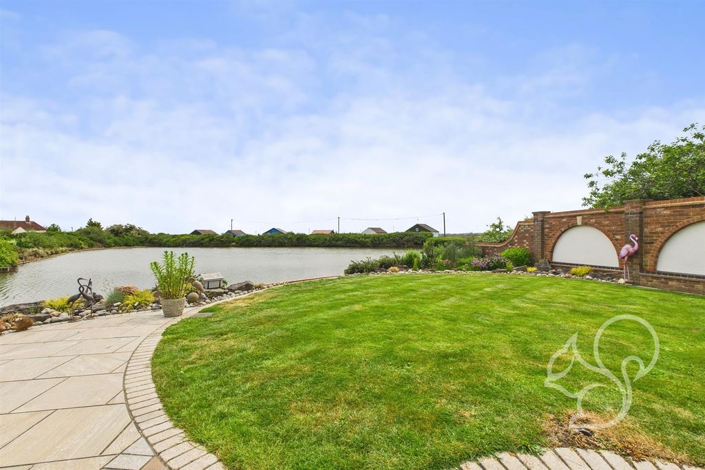 Property photo 3 of 34