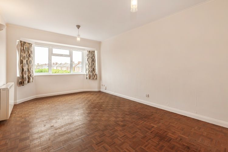 Property photo 2 of 8 300184