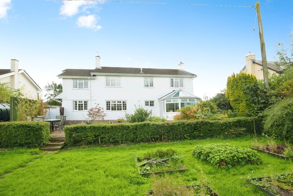 Property photo 3 of 28