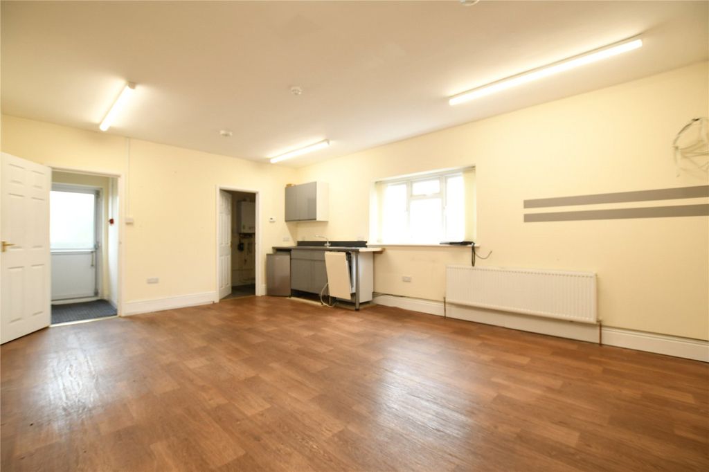 Property photo 2 of 30 Picture No. 18