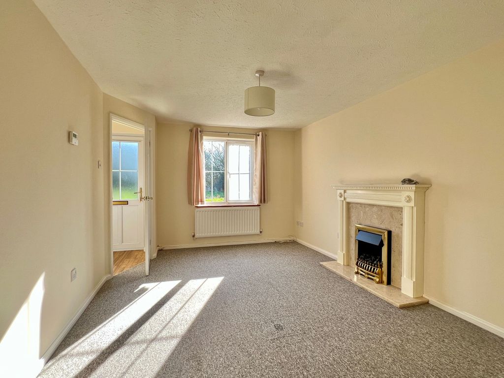 Property photo 2 of 23 Living Room