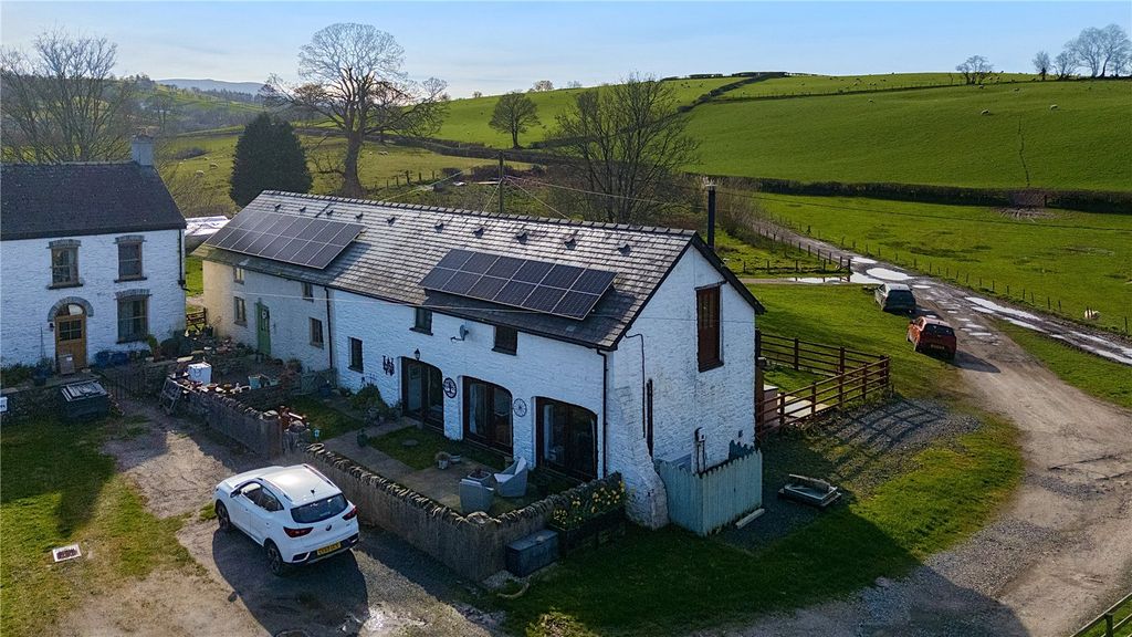 Property photo 1 of 25 Picture No. 35