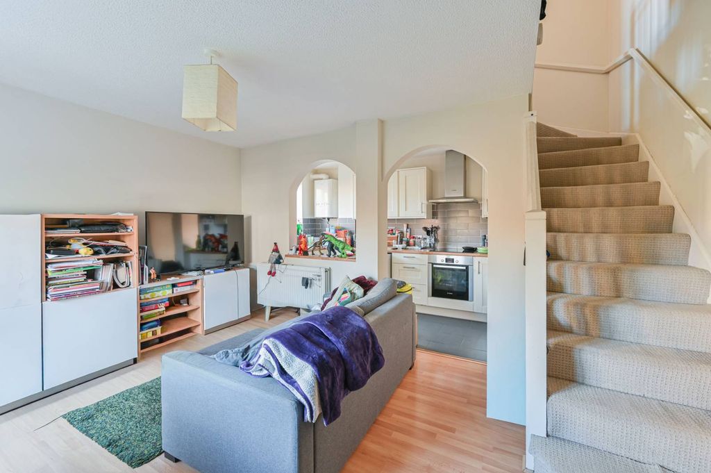 Property photo 1 of 8