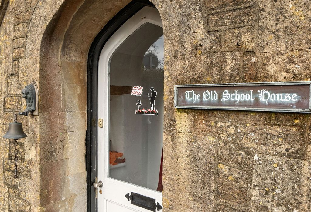 Property photo 1 of 24