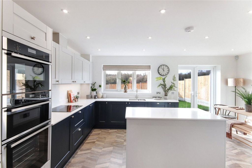 Property photo 3 of 12 Plot 21 Kitchen