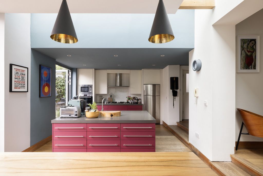 Property photo 2 of 25