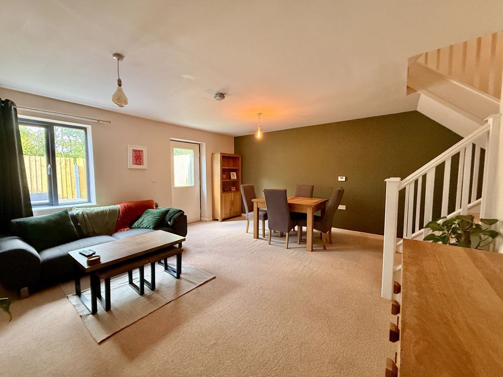 Property photo 3 of 16 Photo 1