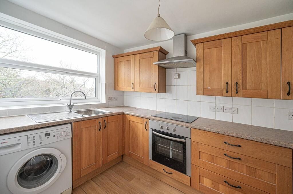 Property photo 2 of 5 Kitchen