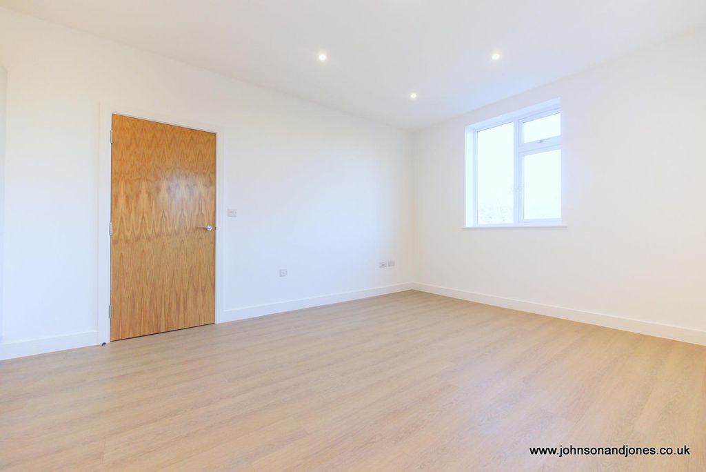 Property photo 3 of 6 P1650003.Jpg