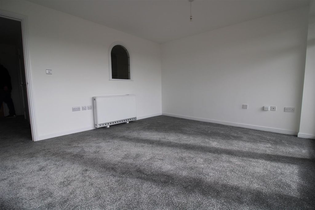 Property photo 2 of 10 Lounge