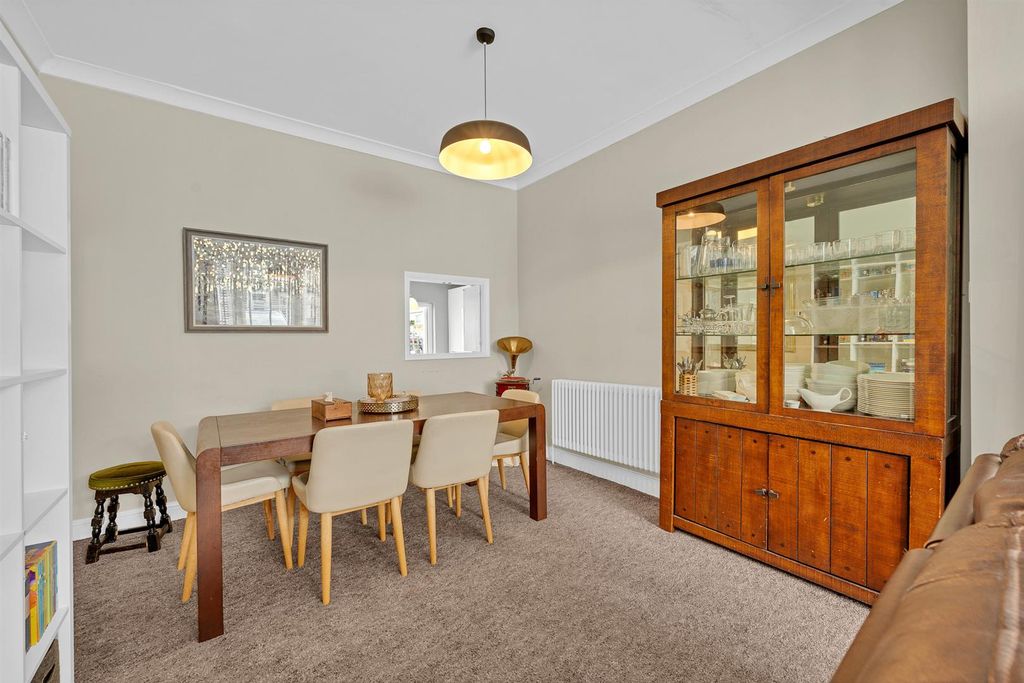 Property photo 3 of 20 Dining Area