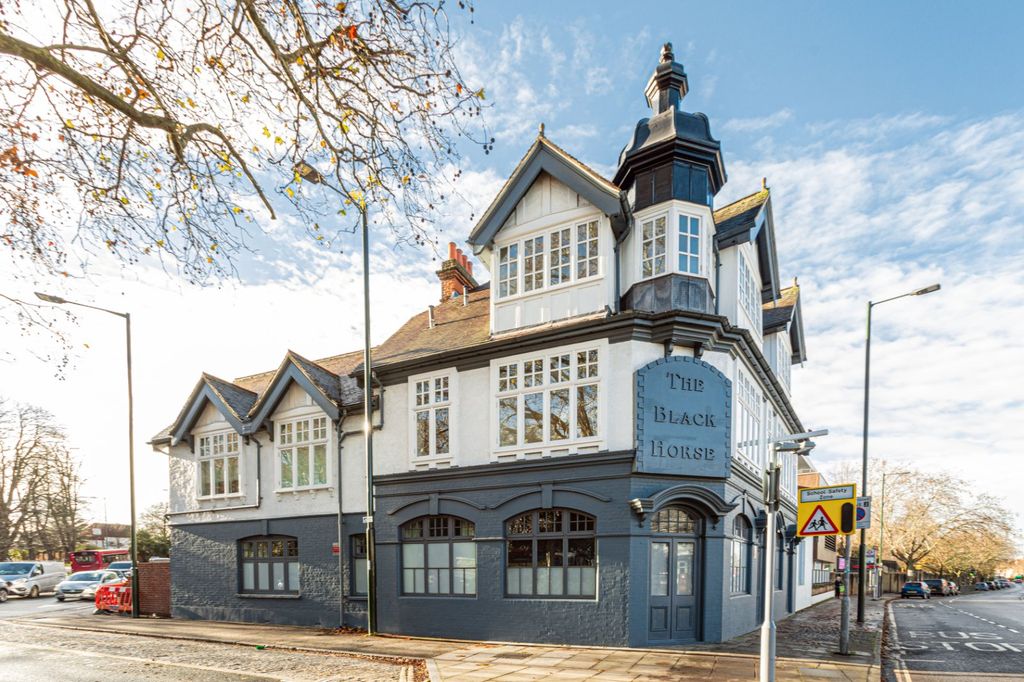 Property photo 1 of 10