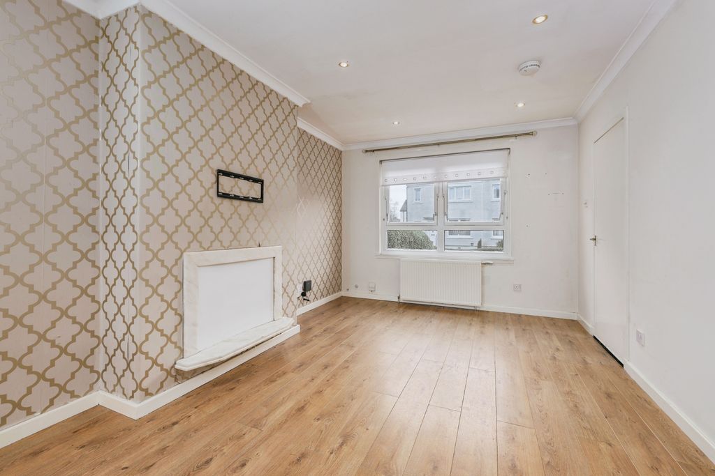 Property photo 3 of 15 Living Room