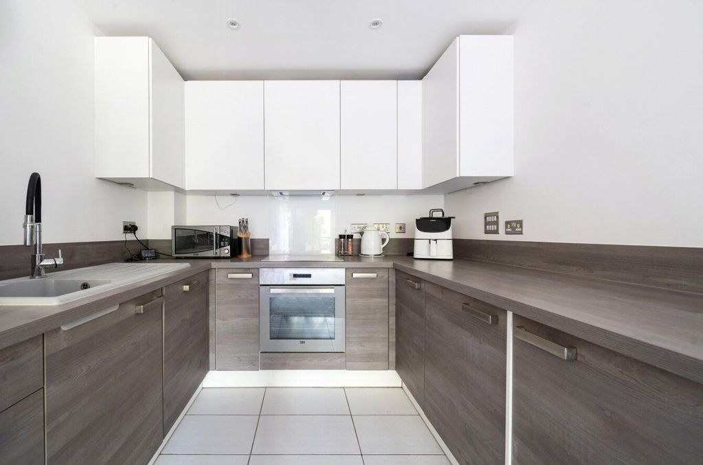 Property photo 1 of 10 Picture No. 05