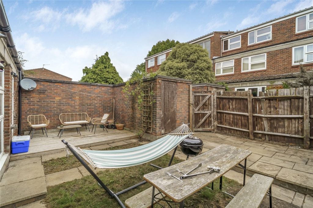 Property photo 2 of 11 Picture No. 14