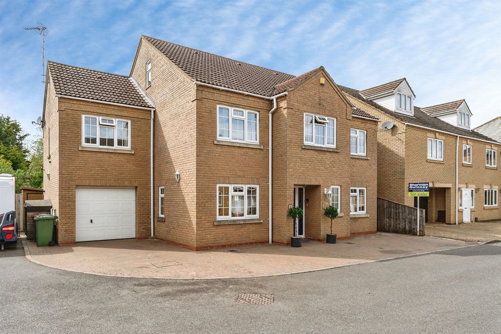 Property photo 1 of 21