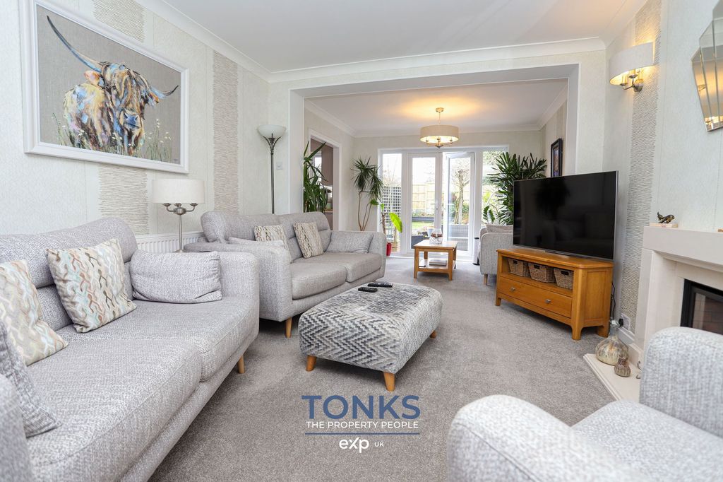 Property photo 3 of 24