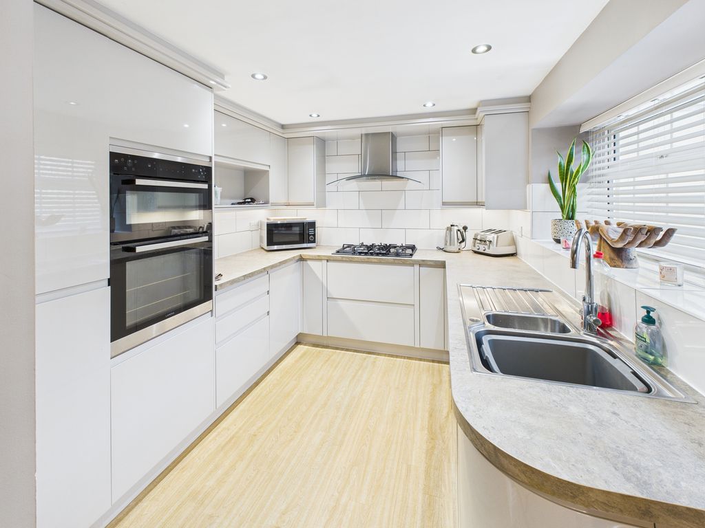 Property photo 2 of 23