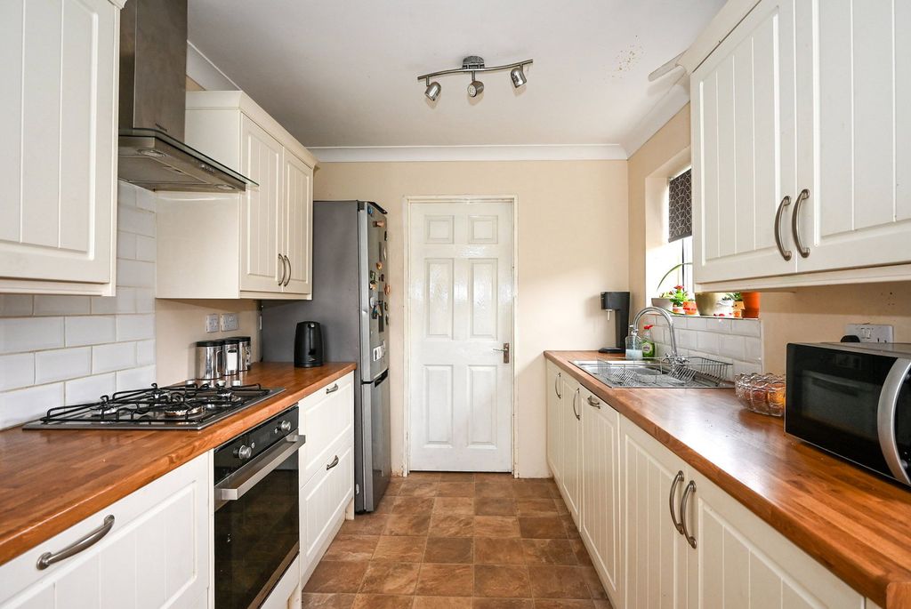 Property photo 2 of 9