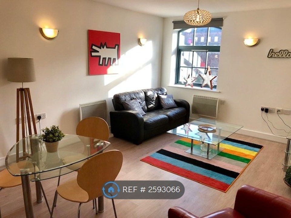 Property photo 2 of 13 Lounge